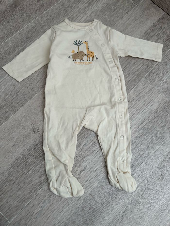 Lot de pyjamas été fin 6 mois - photo numéro 3