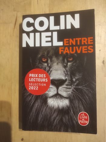 Entre fauves Colin Niel Livre de Poche 2022