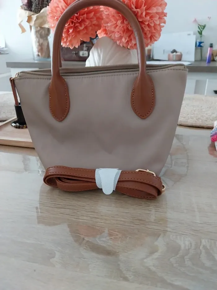 Petit sac à main beige avec bandoulière - photo numéro 2