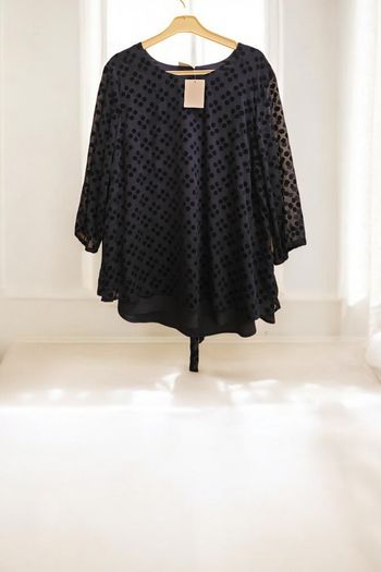 Blouse a pois marine taille 48 neuve