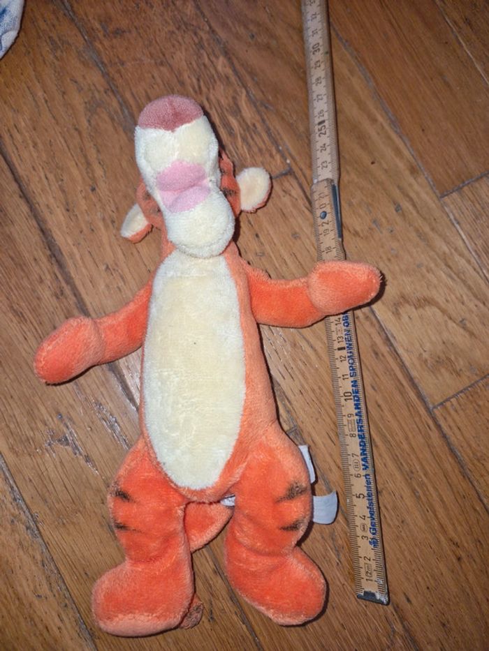 Peluche Tigrou Disney store - photo numéro 9