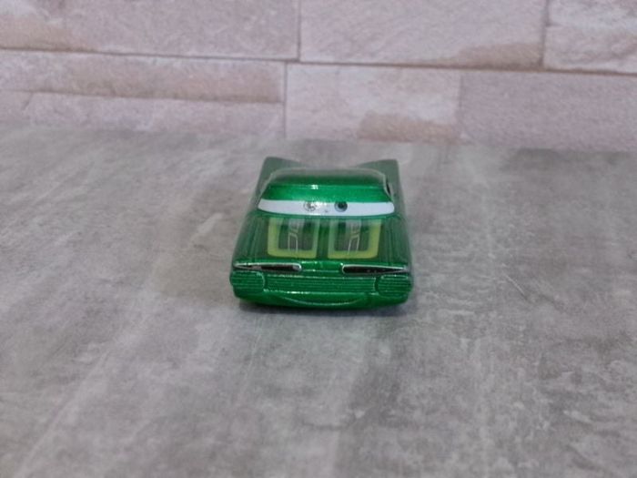 Voiture Disney Pixar