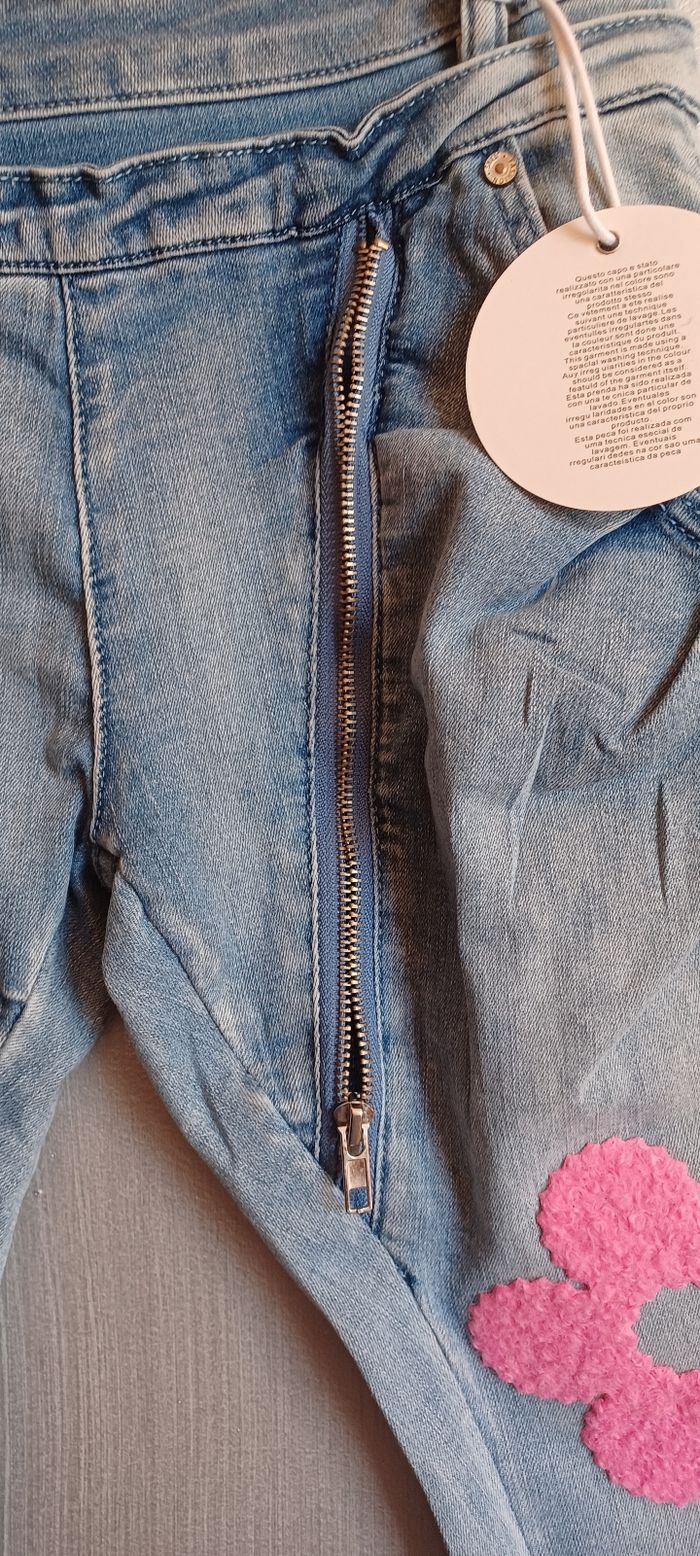 Très joli jeans avec des fleurs femme T XS - photo numéro 4