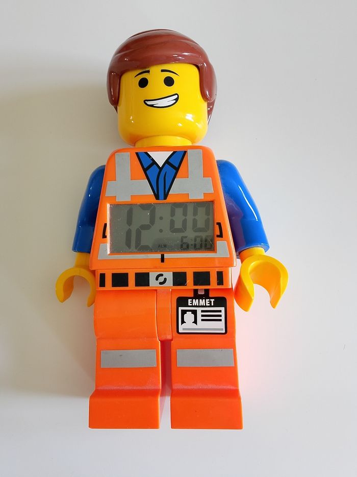 Emmet réveil lego fonctionne - photo numéro 3
