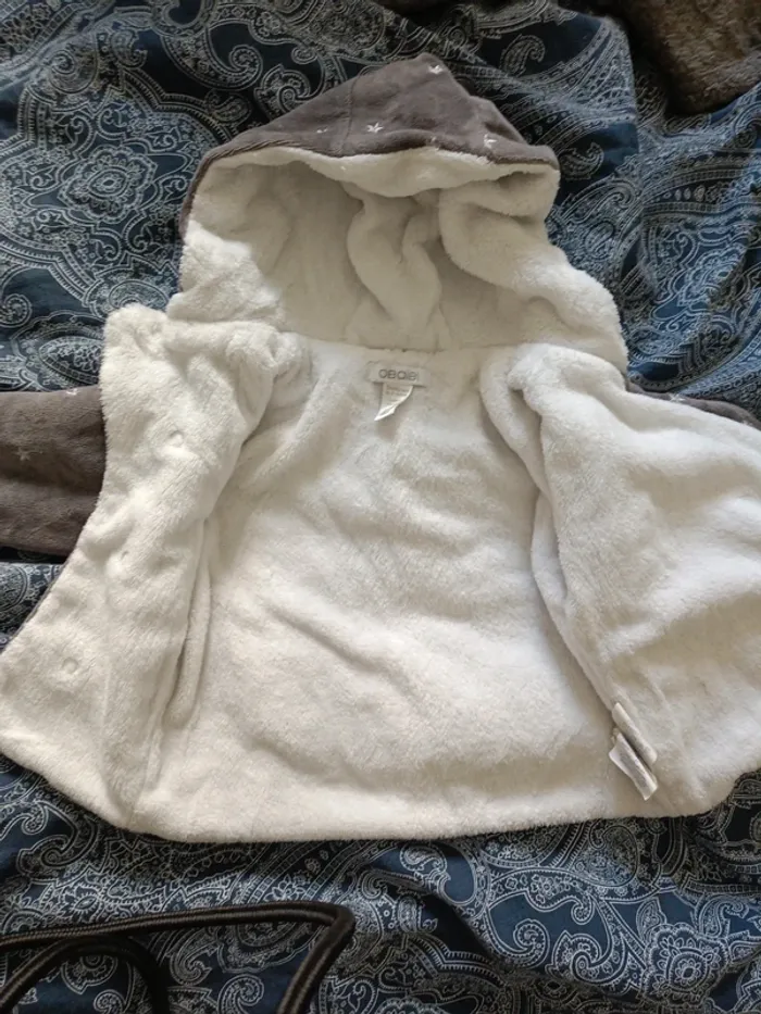 Veste grise étoiles blanches Okaïdi 59cm - photo numéro 2