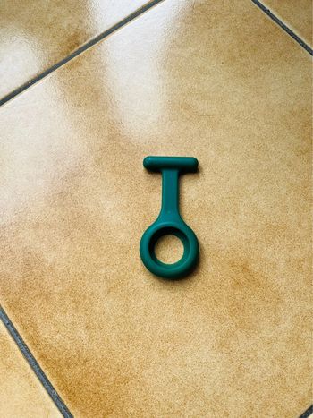 Support silicone vert pour montre d’infirmière