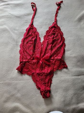 Body dentelle rouge M