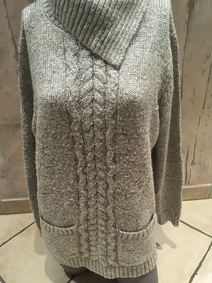 Magnifique pull tout doux tout chaud effet scintillant en 46 excellent état