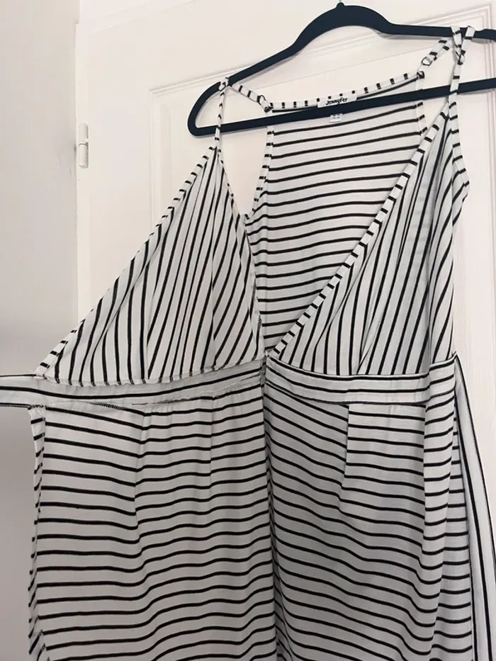 Robe cache coeur Jenniyer blanche et noire - photo numéro 9
