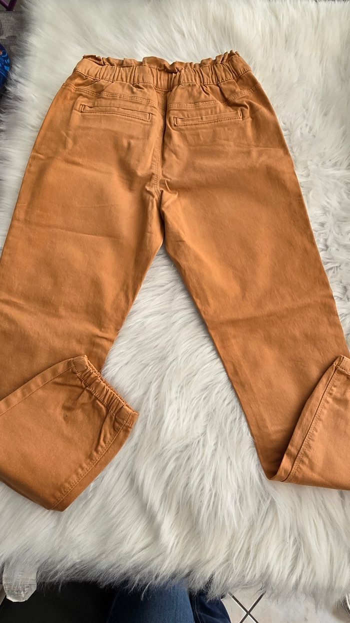 Neuf(non porté) 🏷😍🤩🤎🤎🤎Jeans mom toile 10 ans fille😍🤩🤎🤎🤎 - photo numéro 2