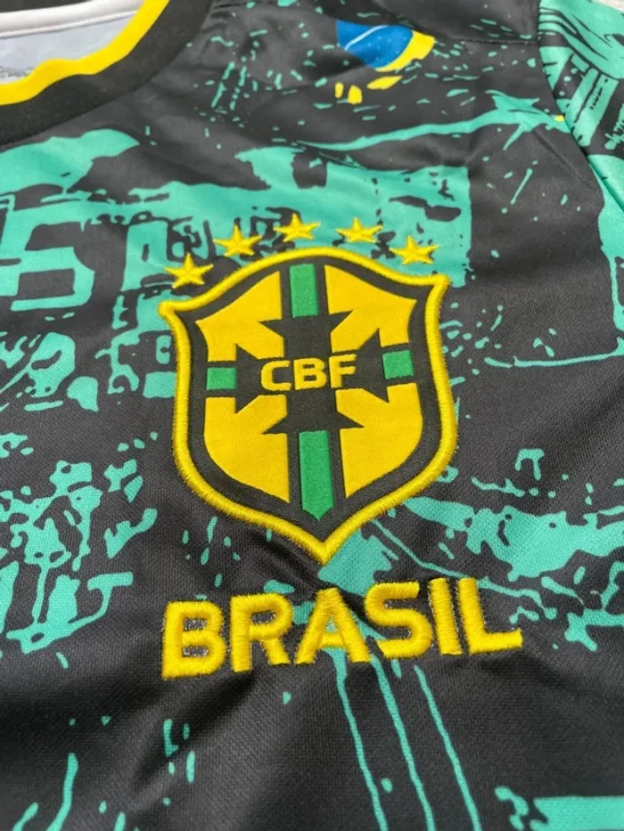 Maillot concept foot Brésil vert noir édition Cathédrale taille M - photo numéro 6