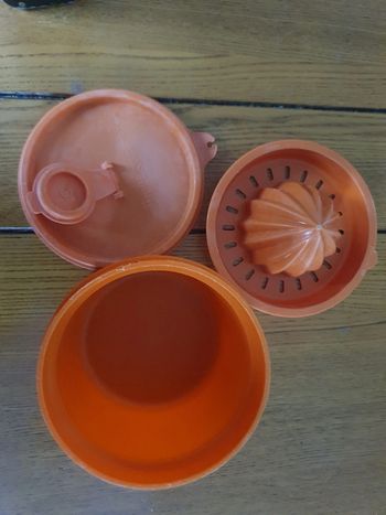 Boite couvercle et pressoir