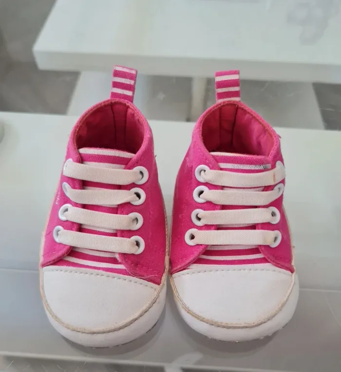 ● Pointure 18 / 19 ● Lot chaussures - photo numéro 3