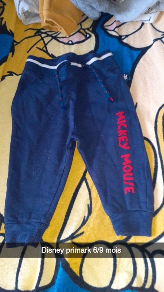 2 pantalons Mickey 6 mois - photo numéro 2