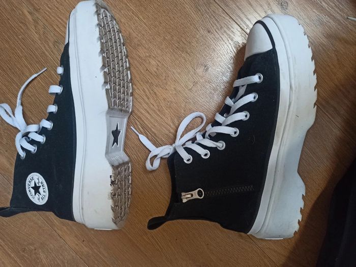 Paire de chaussures Converse - photo numéro 4