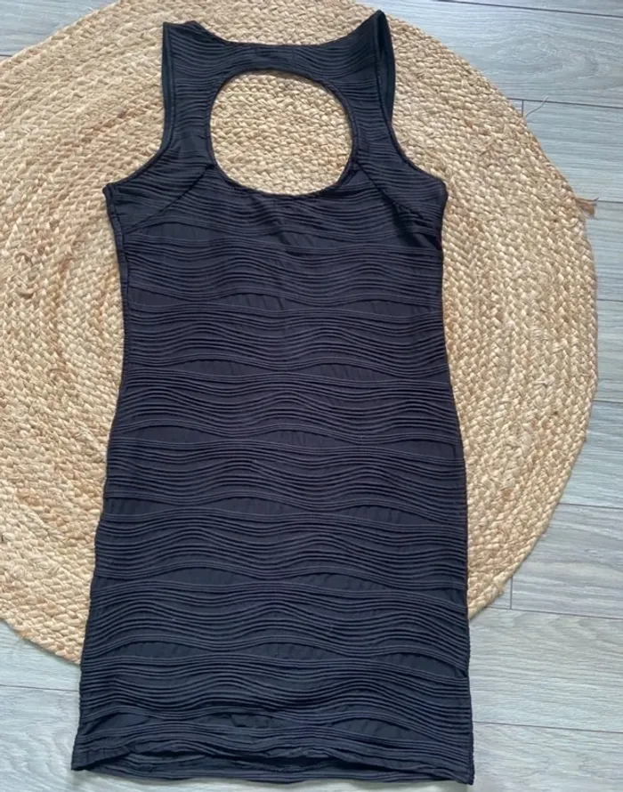 🖤 Petite Robe noire sexy Taille M 🖤 - photo numéro 5