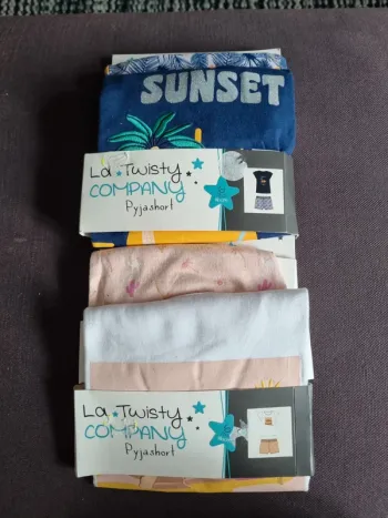 Lot de pyjamas été fille neufs taille 6 ans