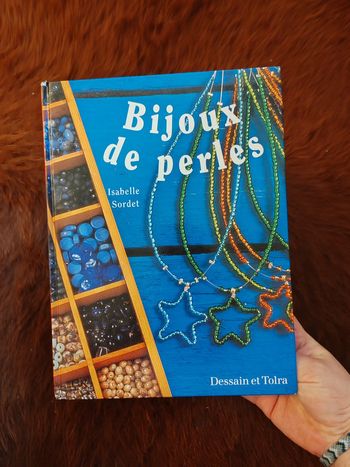 Livre pour création de bijoux en perles