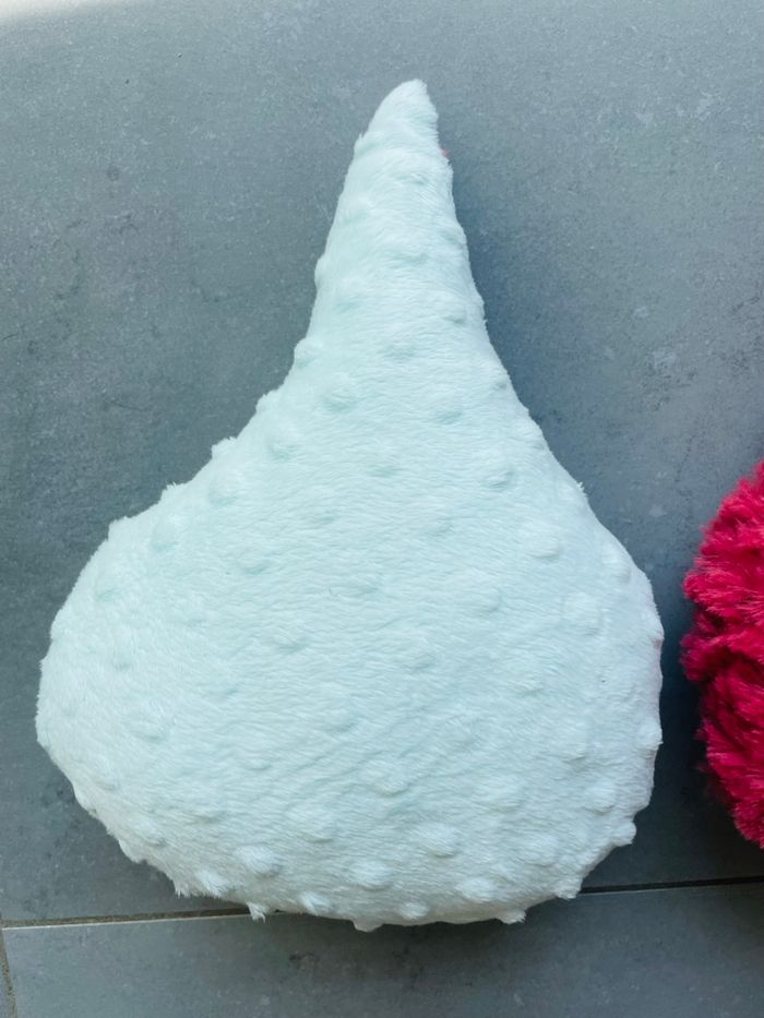 Lot peluches coussins décoratifs originale gouttes d’eau - photo numéro 5