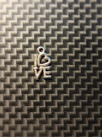 Pendentif fantaisie métal argenté Love