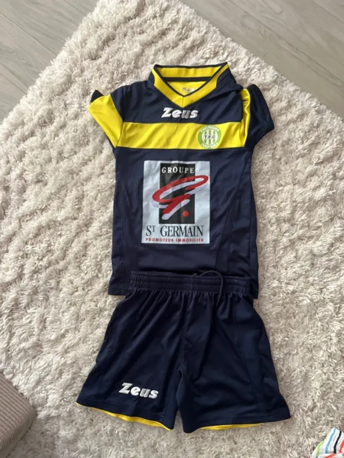 Lot de foot garçon 8 ans - photo numéro 2