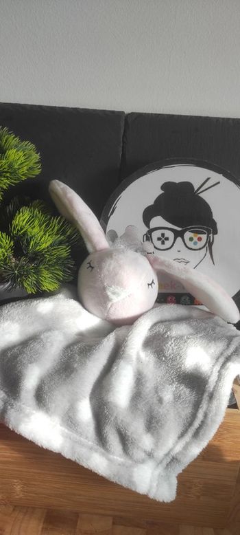 doudou mr decor gris nuage blanc rose couronne sommeil endormis carré Polaire