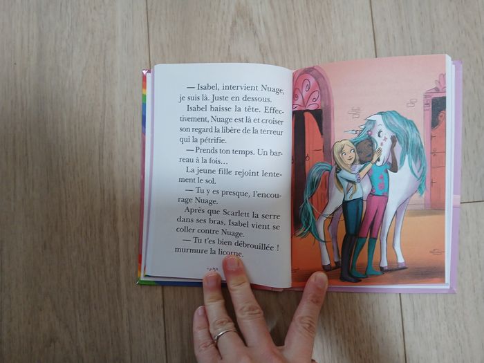 Livres L'école des Licornes parfait état - photo numéro 6