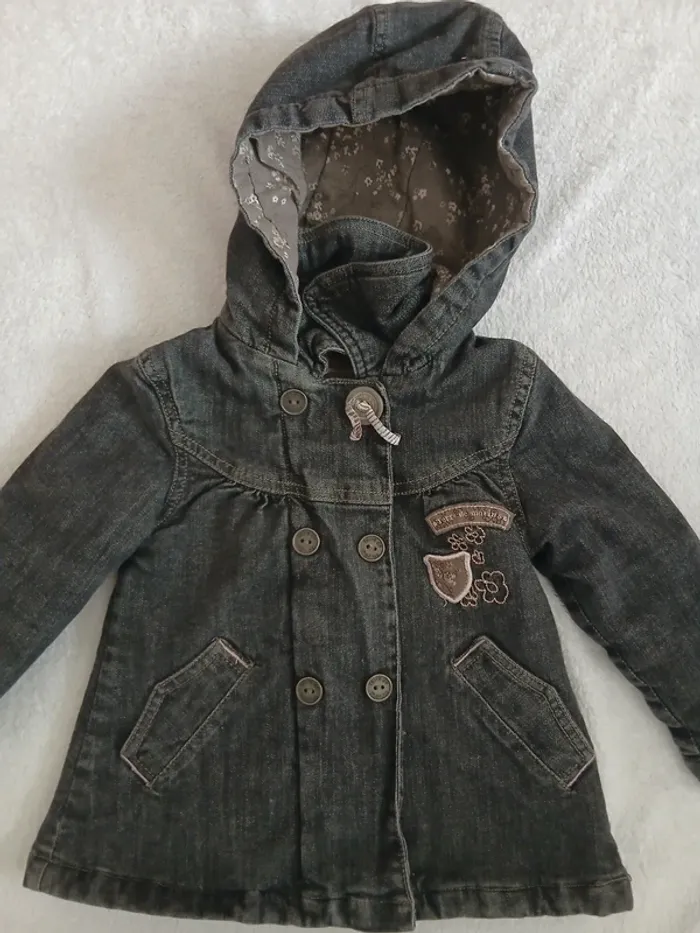 Joli manteau légèrement cintré 3 ans - photo numéro 2