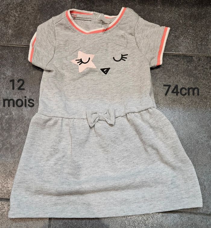 Robe pull grise avec du rose et un nœud. 12 mois, 74cm. Orchestra