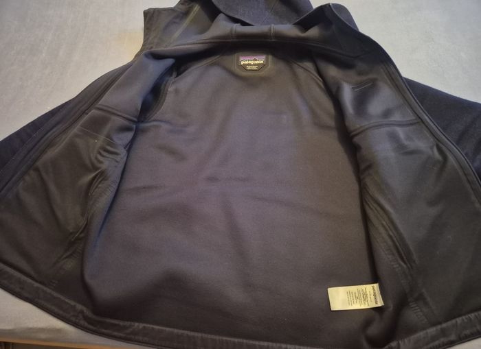 Veste / blouson Patagonia  bleu Marine - photo numéro 3