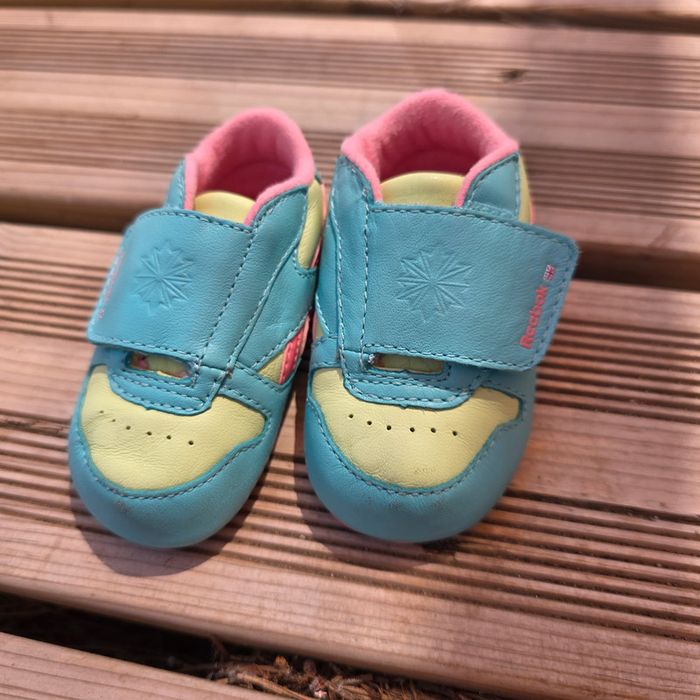 Paire de basket bébé 17 - photo numéro 2