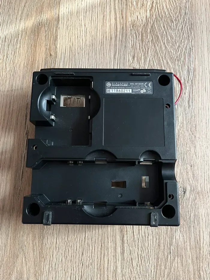 Coque inférieure GameCube - photo numéro 4