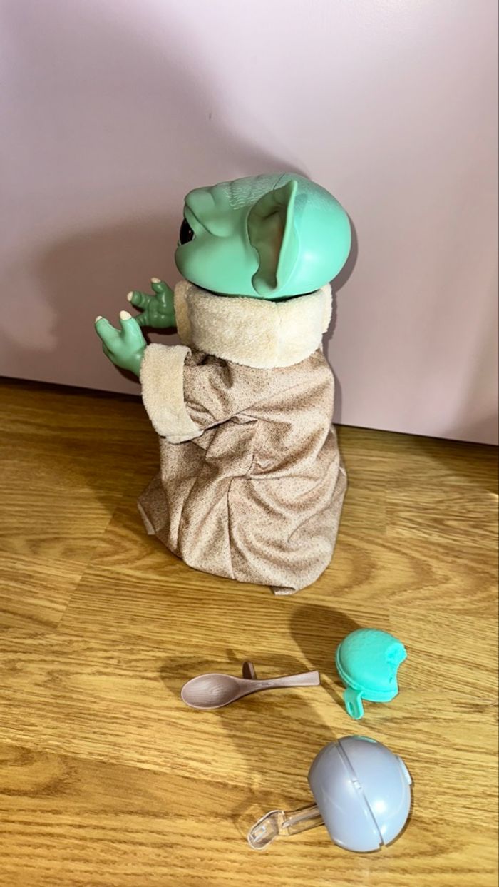 Jouet interactif Baby Yoda - neuf avec ses accessoires - Star Wars - photo numéro 3