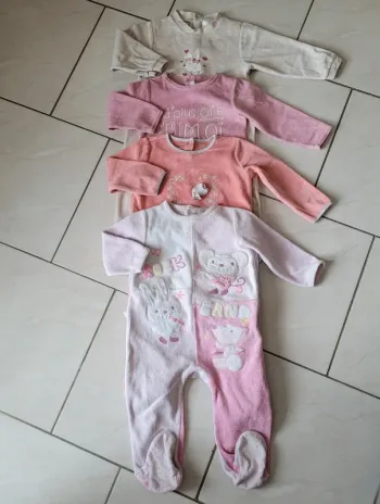 Lot de 4 pyjamas fille en 18 mois