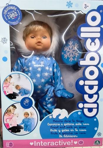 Cicciobello marche dans la neige neuf