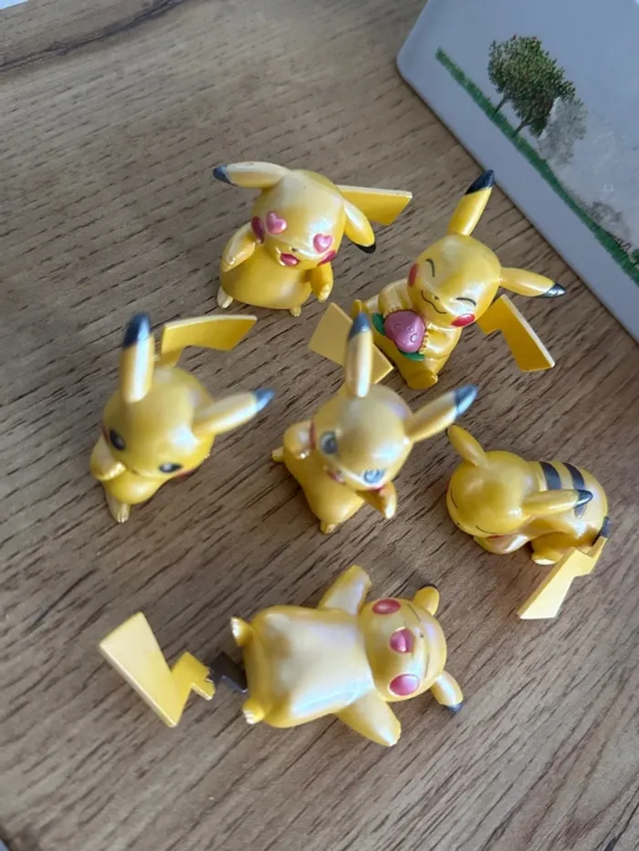 Lot figurine Pokémon Pikachu