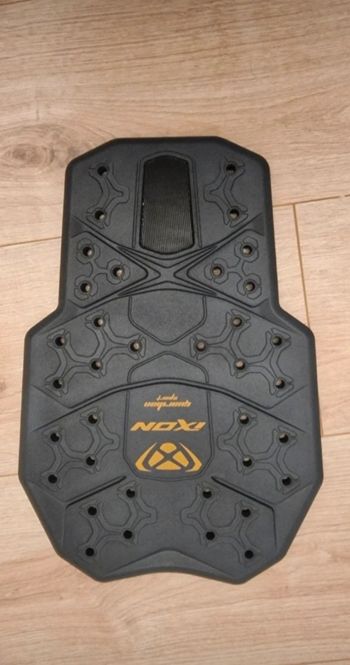 Protection dorsale moto