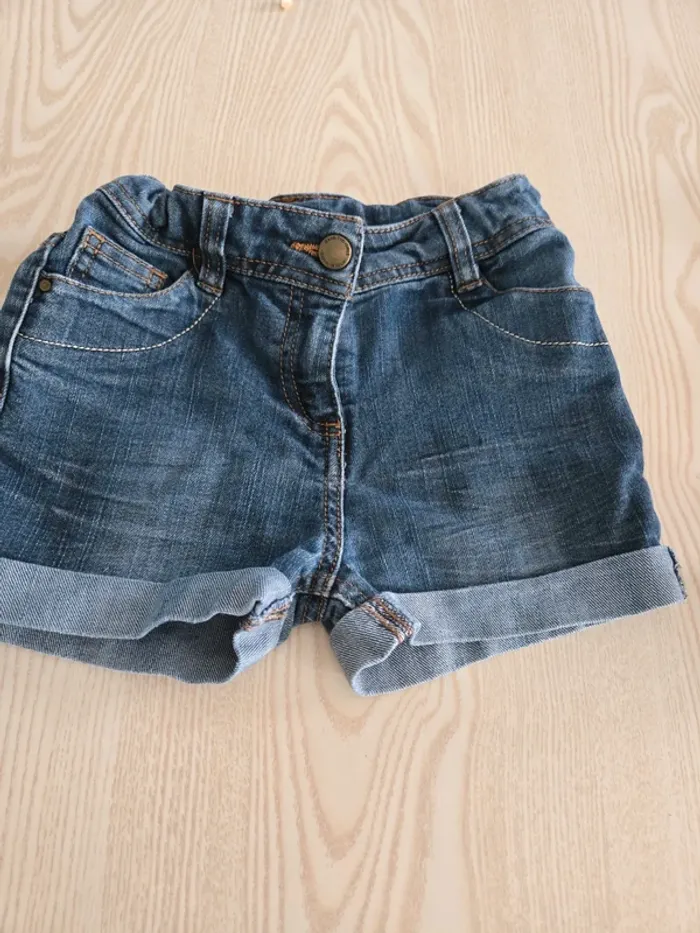 Short en jean tao taille 7 ans