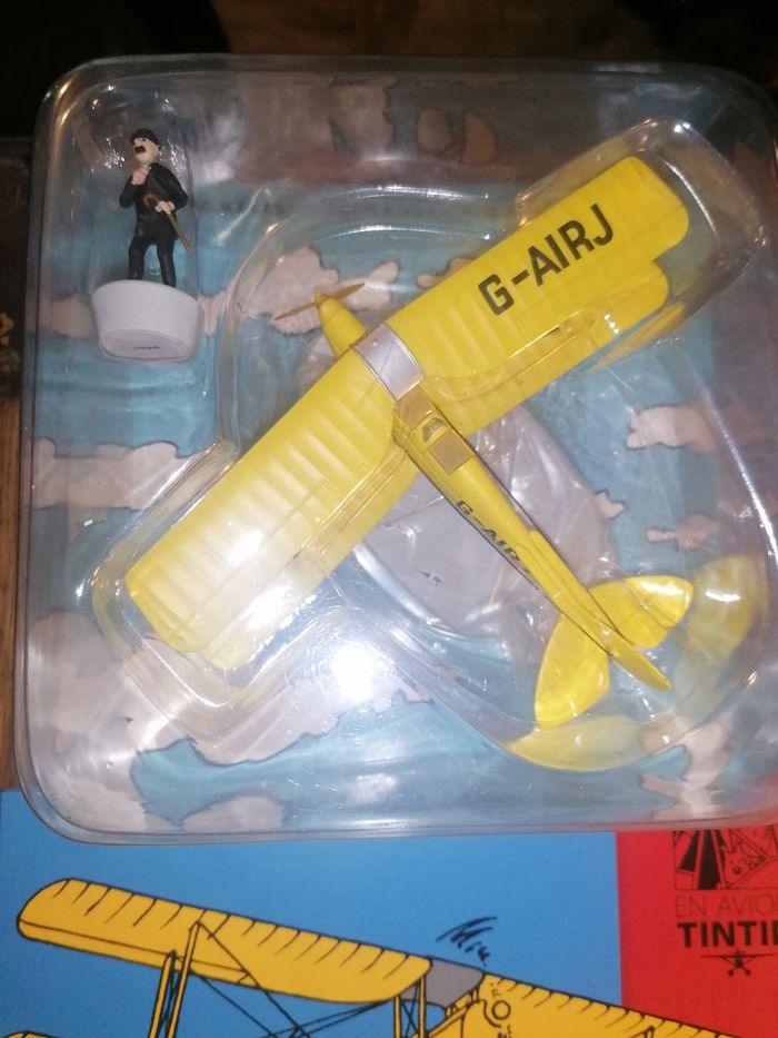 Tintin Avion n11 Le Biplan jaune de L île noire - photo numéro 2
