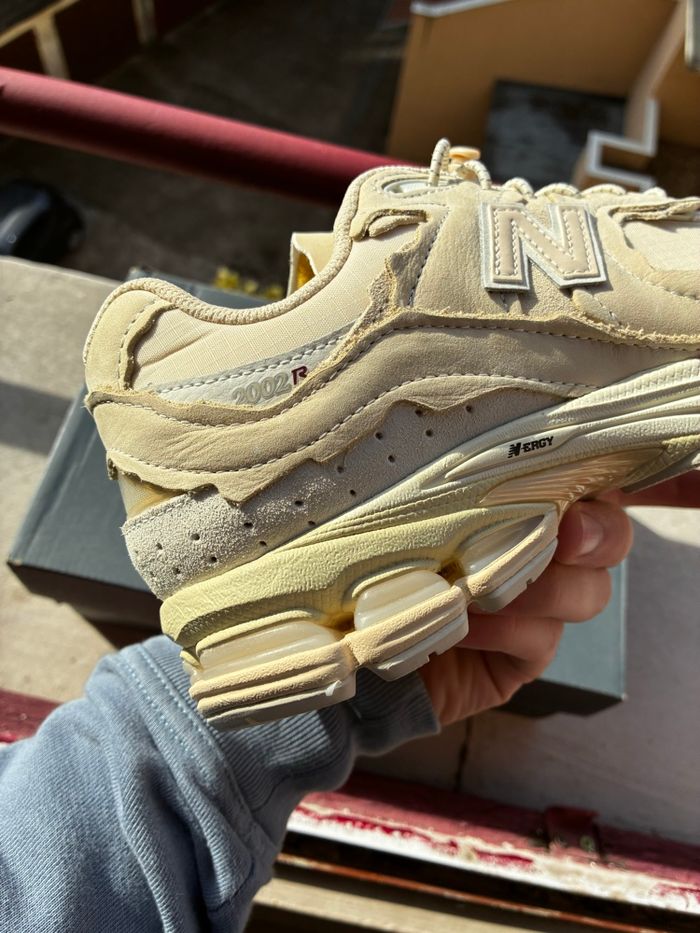 New Balance 2002R Cream - Taille 40 - Neuves - photo numéro 6