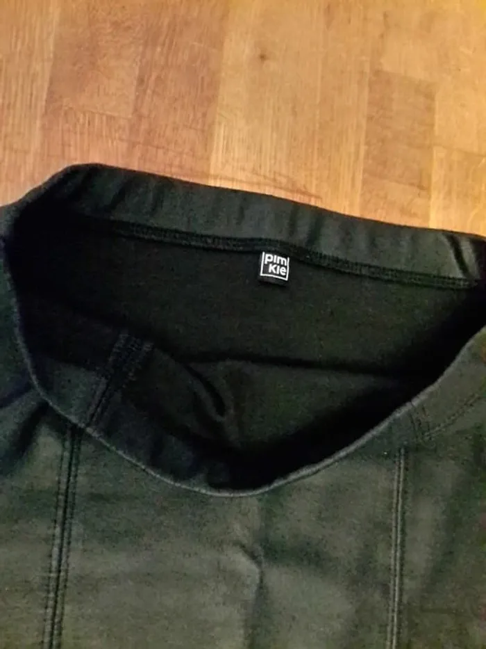 Jupe crayon noire / Pimkie / Taille 36 / très bon état - photo numéro 2