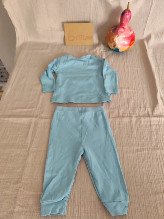 Lot pyjamas 6/9 mois - photo numéro 7