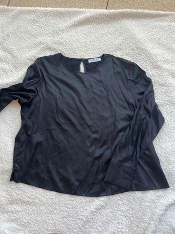 Blouse satinée noire