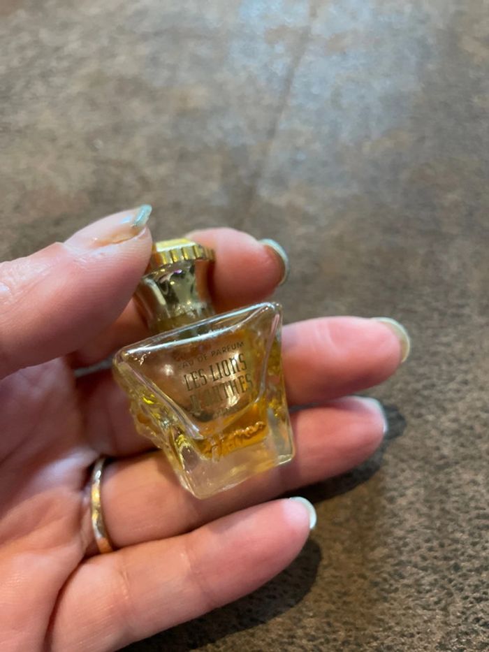 5 miniatures parfum Jeanne arthes - photo numéro 4