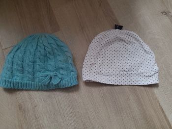 🌴 Lot de 2 bonnets fille taille 3 mois