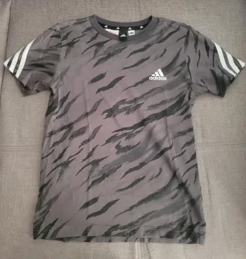 Tee-shirt Adidas - 9/10 ans