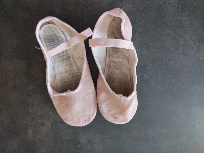 Taille 32. Chaussons de danse enfant demi pointe - photo numéro 3