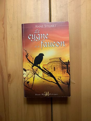 Le cygne et le faucon