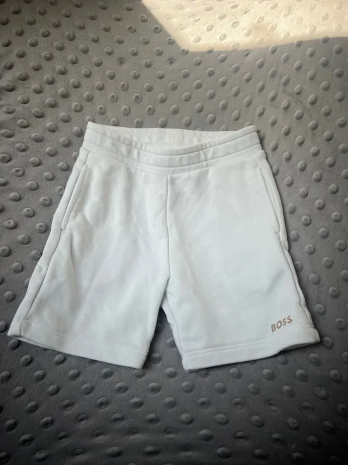 short bébé boss
