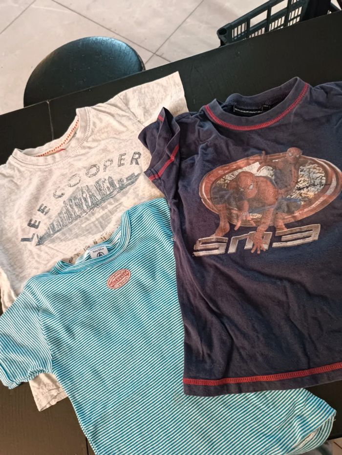 Lot de vêtements tachés 5 ans